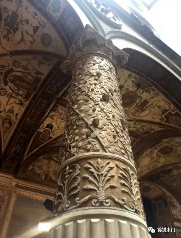 锦锐木门：罗马柱在木门中的应用