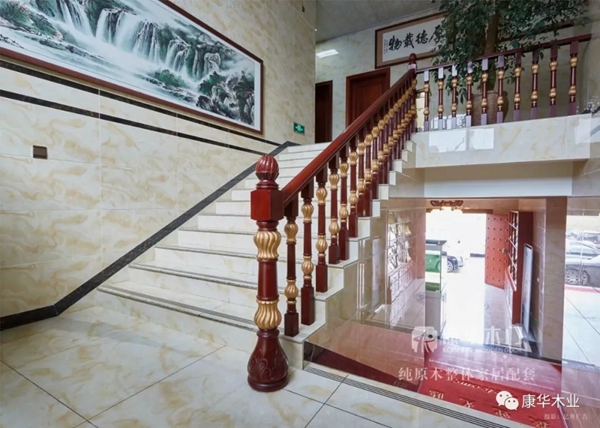 康华木门：全屋整装别墅楼梯设计方案