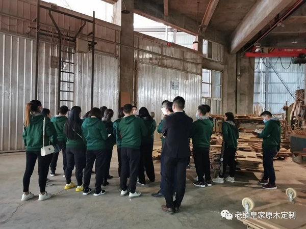 老缅皇家原木定制 | 贵阳以及武汉团队抵达重庆定制工厂进行参观学习交流