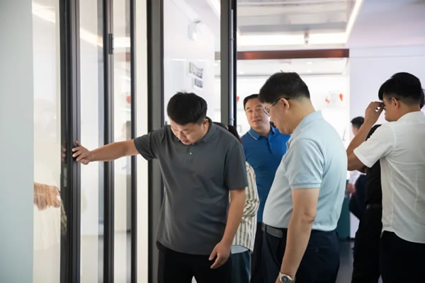 筑梦潍坊，甄选在“沃”｜沃伦门窗甄选馆·潍坊旗舰店盛大启幕！