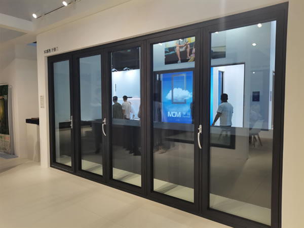 智启新生·窗见未来 | 维朗迪迪门窗首日开展，闪耀上海FBC门窗幕墙展！
