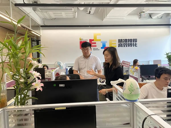 品牌在行动 | 京港亚门窗与平台传媒面对面，进一步加强战略合作