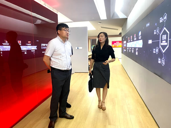 品牌在行动 | 京港亚门窗与平台传媒面对面，进一步加强战略合作