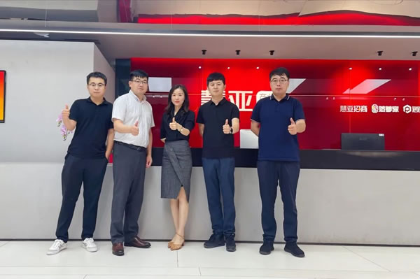 品牌在行动 | 京港亚门窗与平台传媒面对面，进一步加强战略合作