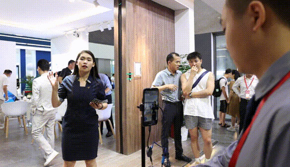 建博会进行时 | 顶固集创门窗邀您共鉴门窗美学新风向，共启门窗集创新时代