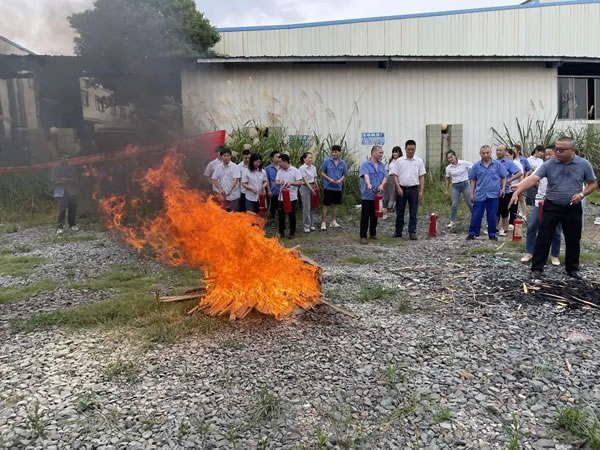 金太阳门窗 | 落实消防责任，防范安全风险培训及灭火实操演练