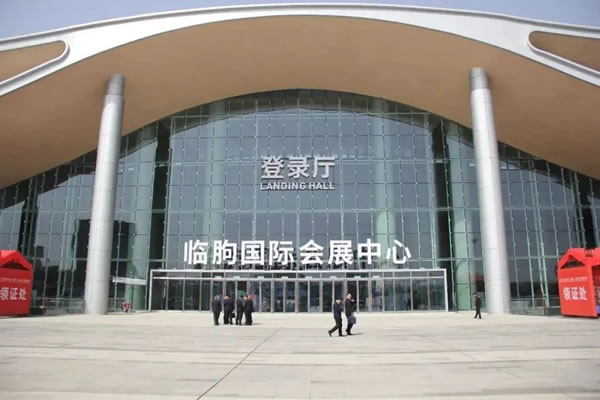 鑫傲斯门窗成功亮相第十四届中国（临朐）家居门窗博览会