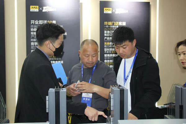 鑫傲斯门窗成功亮相第十四届中国（临朐）家居门窗博览会